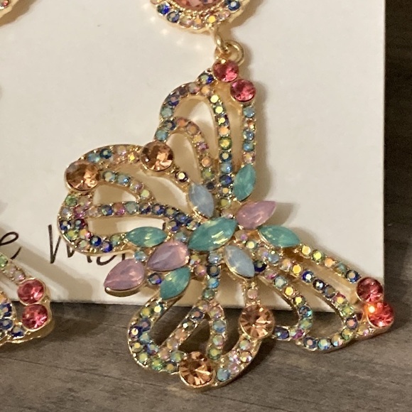 Spice Market BUTTERFLY FAUX GEMS/CRYSTALS DANGLE EARRINGS - Picture 3 of 9